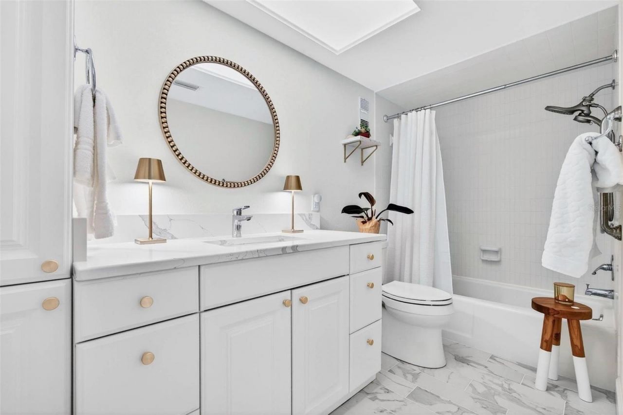 4900 Brittany Drive S, Unit 112, Saint Petersburg, FL 33715 Photo