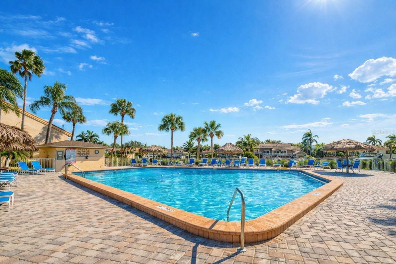 4900 Brittany Drive S, Unit 112, Saint Petersburg, FL 33715 Photo