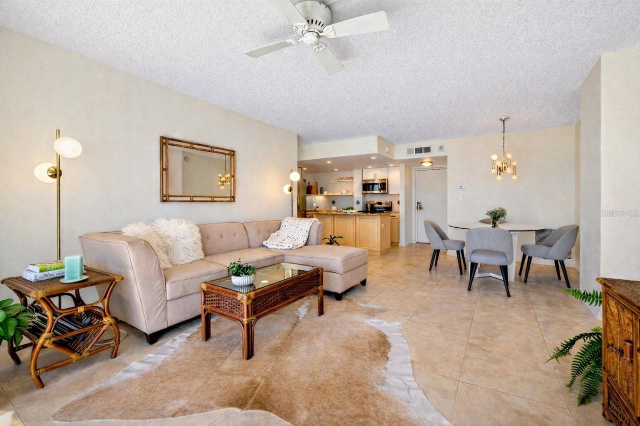 4900 Brittany Drive S, Unit 112, Saint Petersburg, FL 33715 Photo