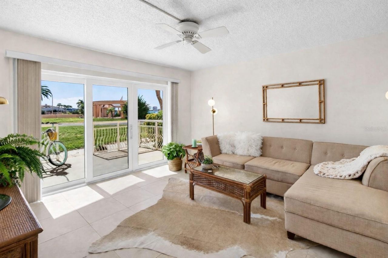 4900 Brittany Drive S, Unit 112, Saint Petersburg, FL 33715 Photo