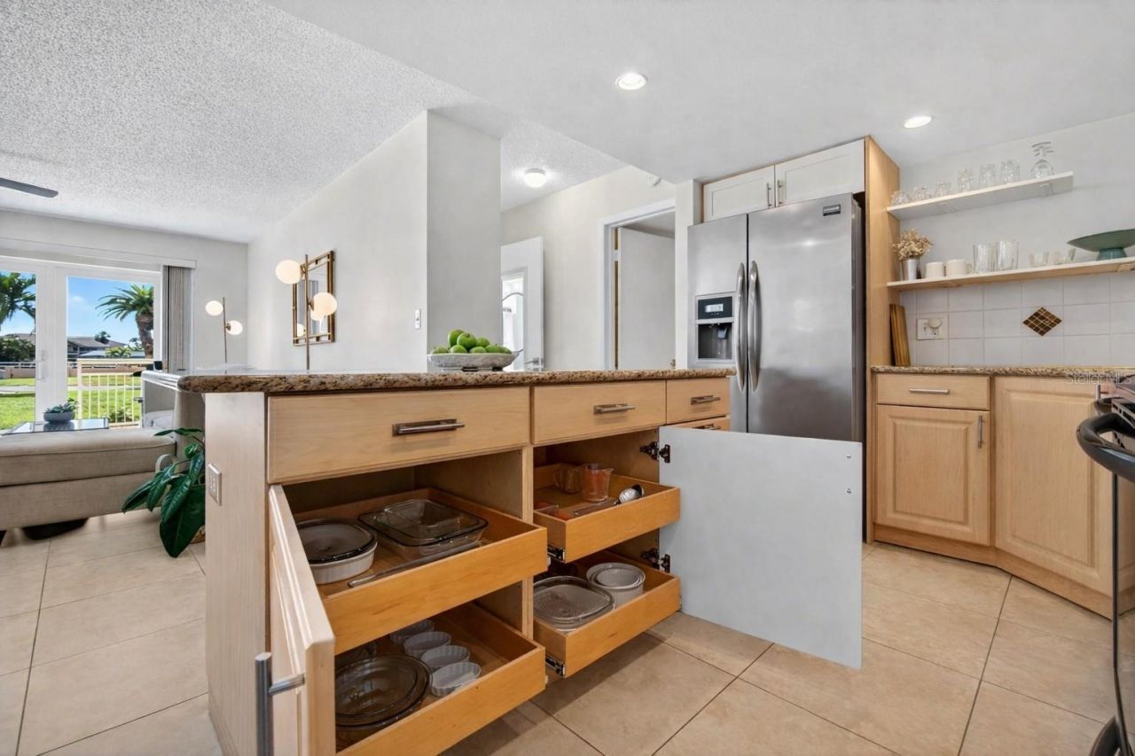 4900 Brittany Drive S, Unit 112, Saint Petersburg, FL 33715 Photo