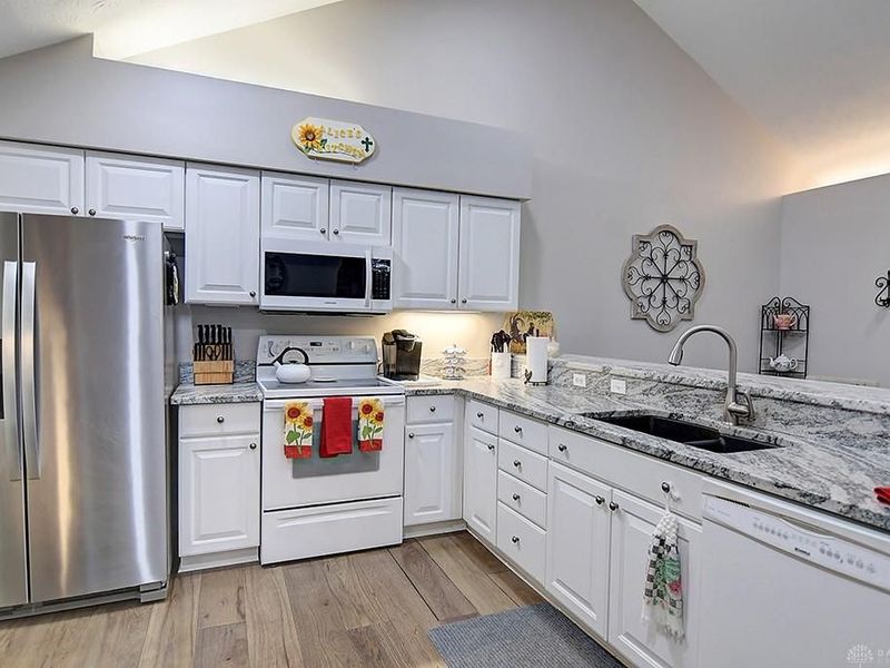 1599 Turnberry Village Drive, Washington Township, OH 45458 Photo 12