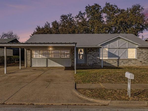 6013 Robin Drive, Watauga, TX 76148