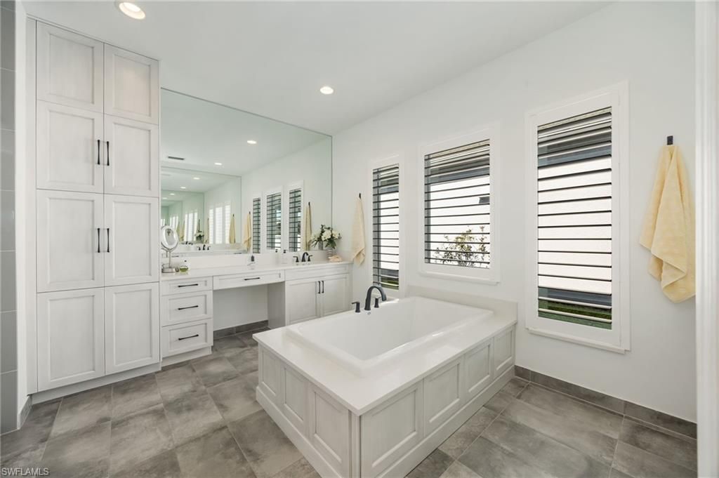 12128 Eucalyptus Way, Naples, FL 34120 Photo