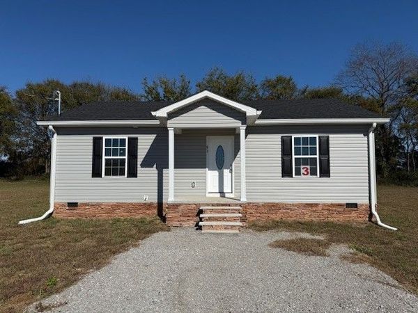 93 Hesselly Rd, Decherd, TN 37324