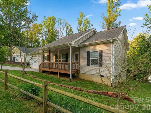 138 Lone Eagle Lane, Hendersonville, NC 28739