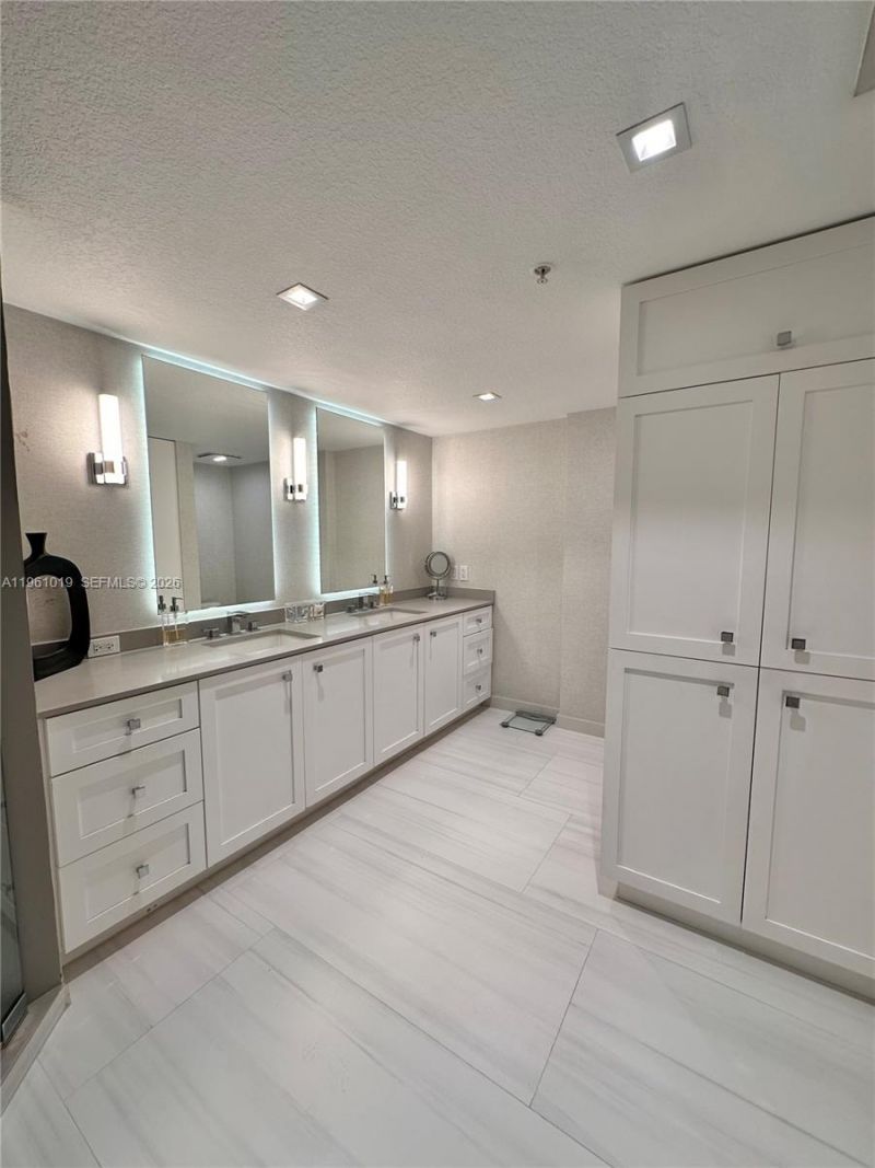 1800 N Bayshore Dr, Unit 812, Miami, FL 33132 Photo