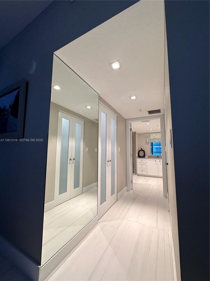 1800 N Bayshore Dr, Unit 812, Miami, FL 33132 Photo