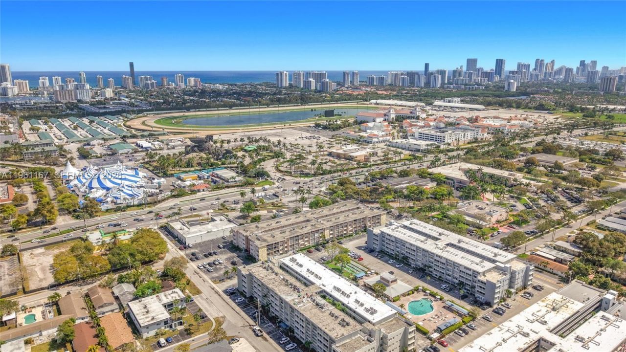 410 SE 2nd St, Unit 115, Hallandale Beach, FL 33009 Photo