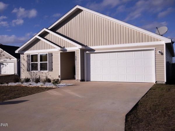 228 E Lockwood Way, Defuniak Springs, FL 32435