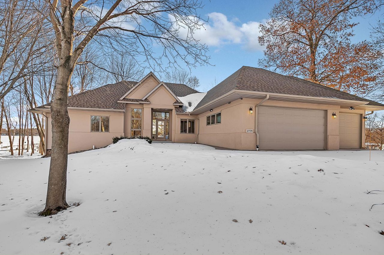 27179 Bayshore Drive, Isanti, MN 55040