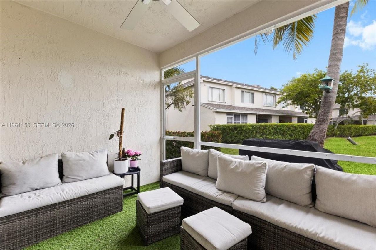 12 Whitehead Cir, Weston, FL 33326 Photo