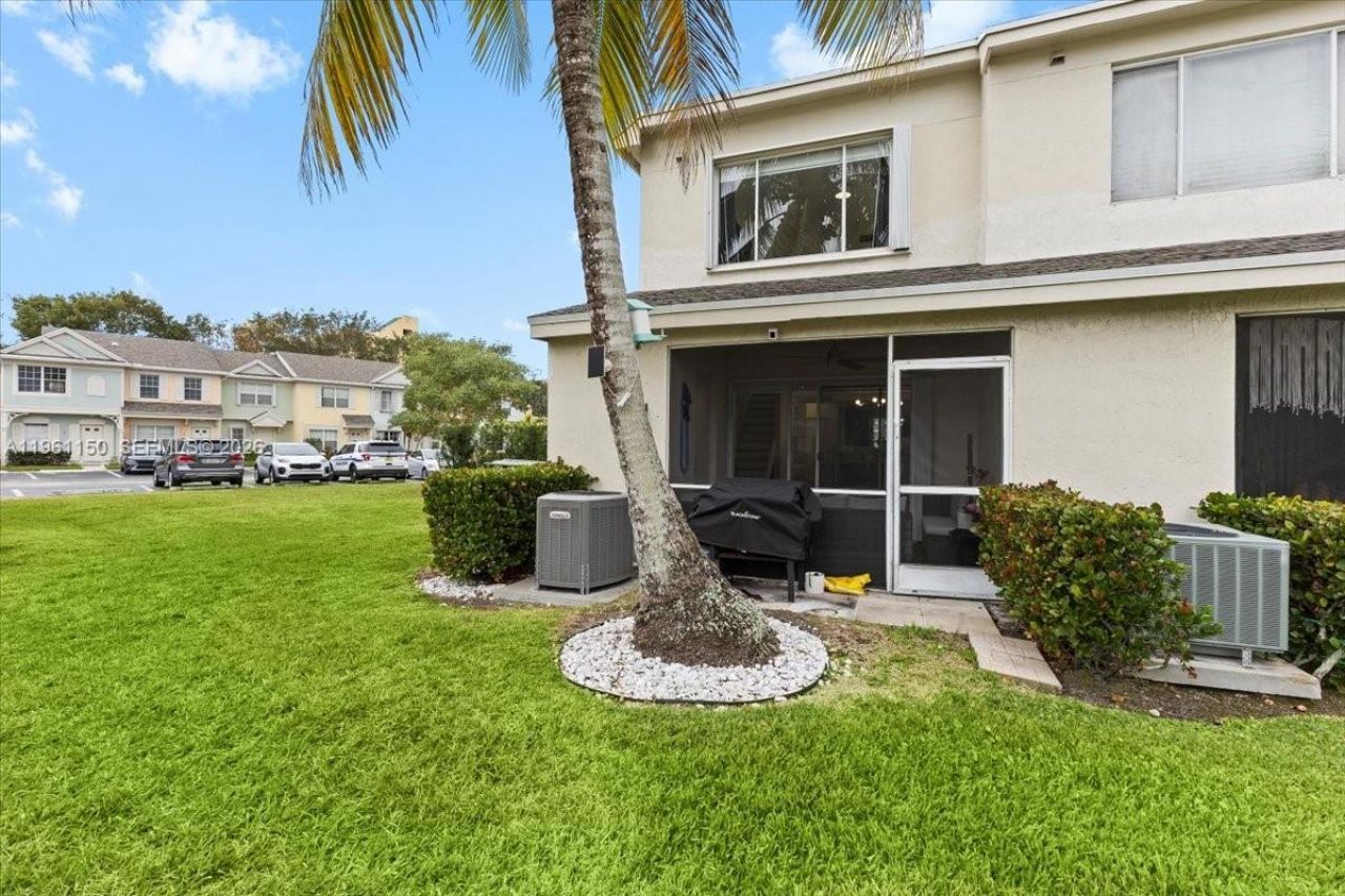 12 Whitehead Cir, Weston, FL 33326 Photo