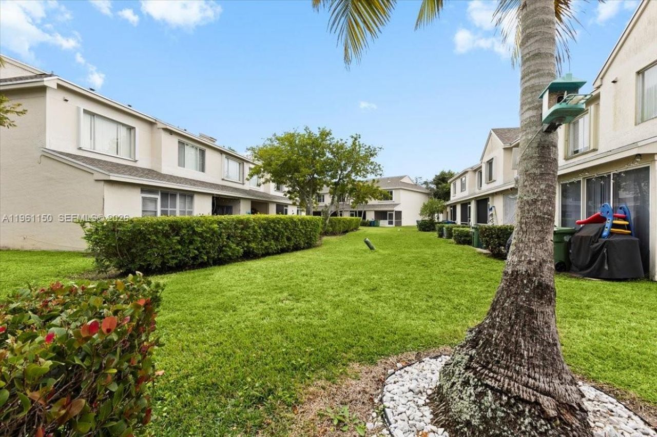 12 Whitehead Cir, Weston, FL 33326 Photo