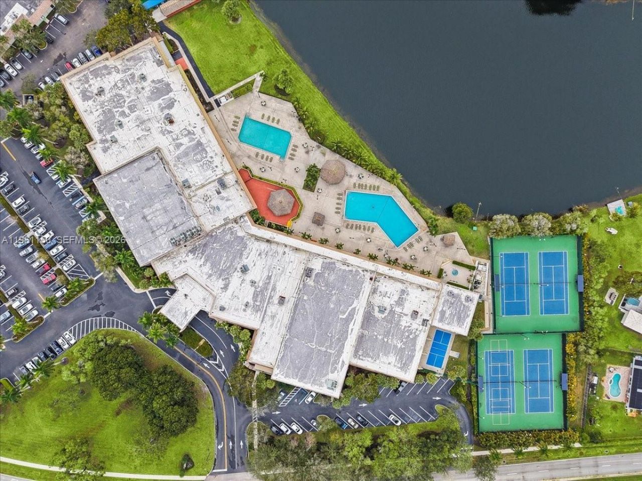 12 Whitehead Cir, Weston, FL 33326 Photo