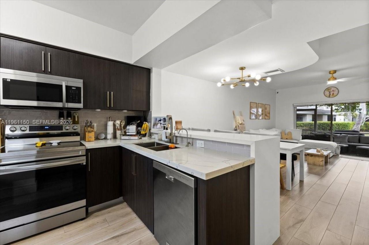 12 Whitehead Cir, Weston, FL 33326 Photo