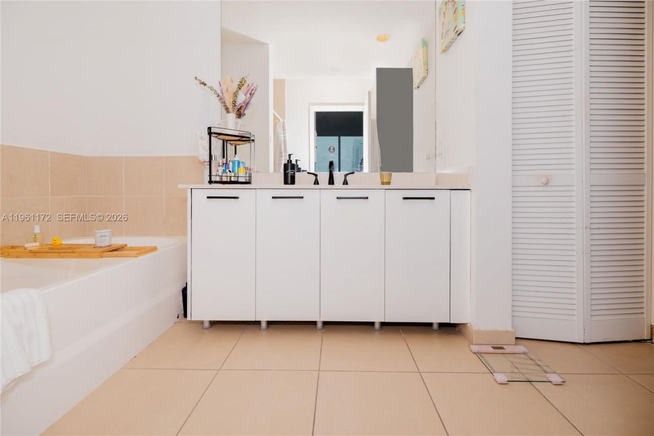 333 NE 24th St , Unit 1912, Miami, FL 33137 Photo