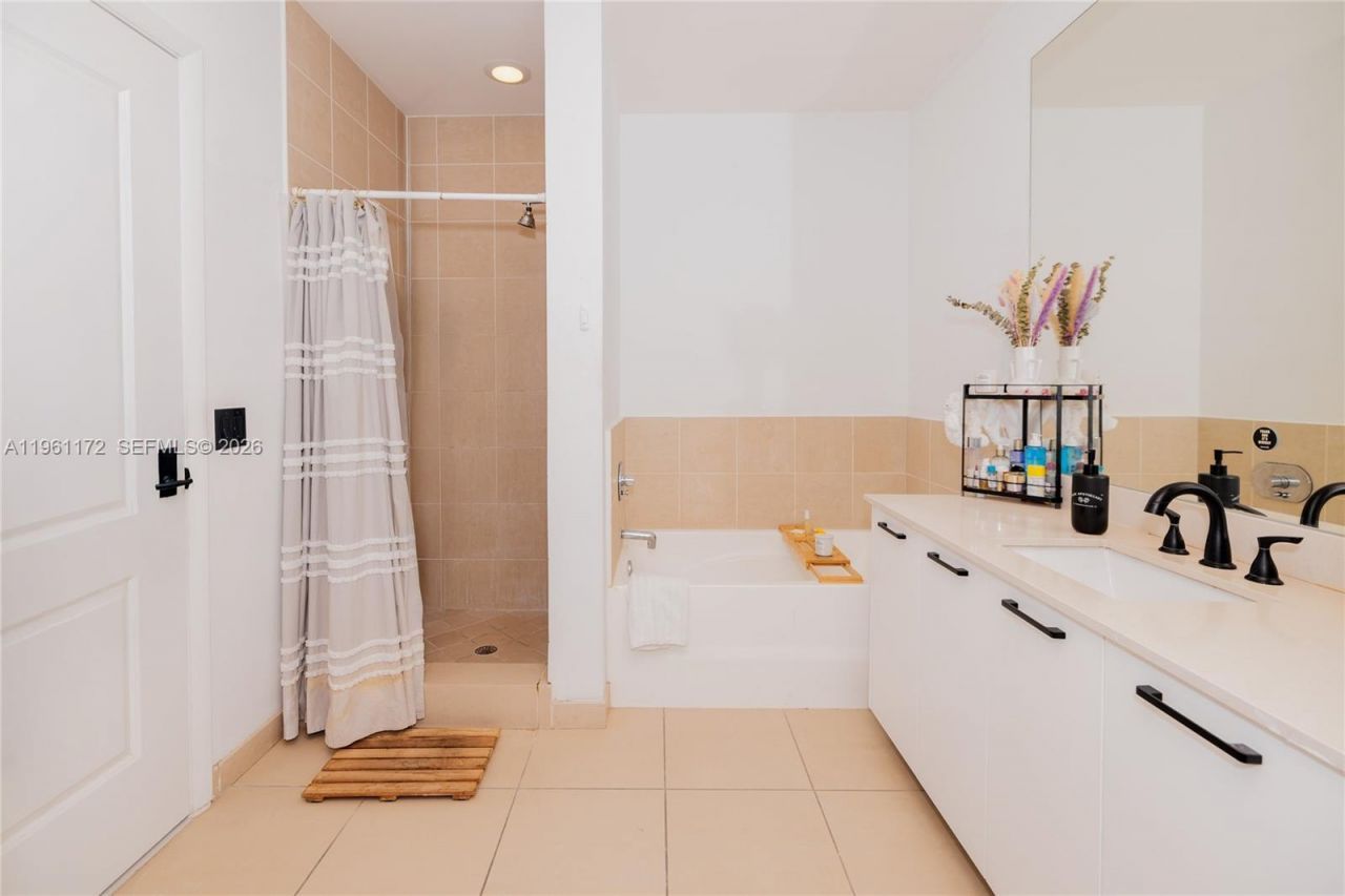 333 NE 24th St , Unit 1912, Miami, FL 33137 Photo