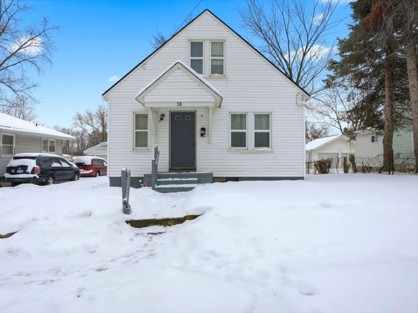 18 Edna Avenue, Pontiac, MI 48341