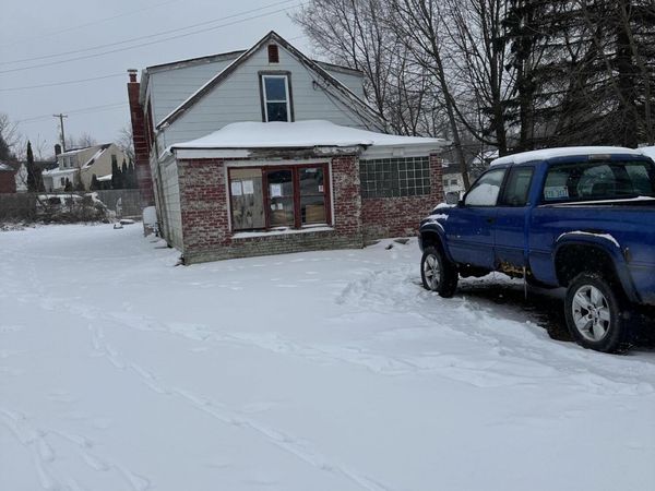 2112 N High Street, Lansing, MI 48906