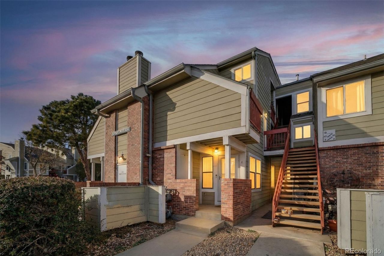 912 S Dearborn Way, Unit 4, Aurora, CO 80012 Main Photo