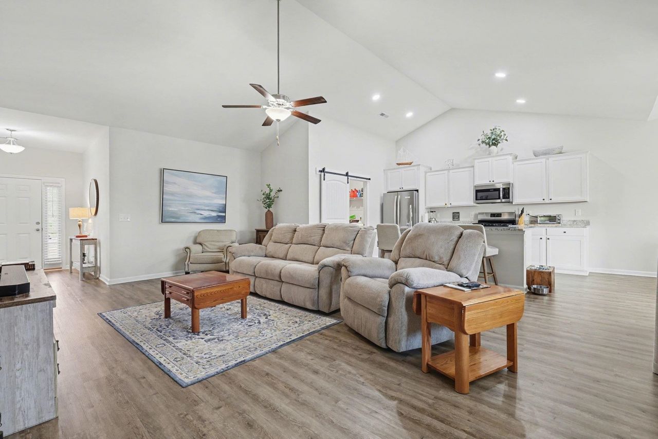 391 Hayloft Circle Photo 4