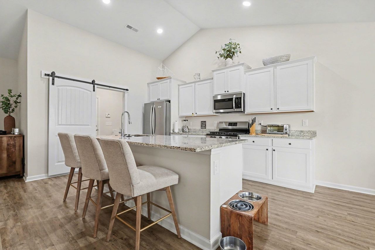 391 Hayloft Circle Photo 6