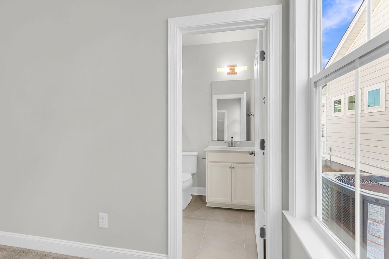 723 Maynard Lane Photo 32