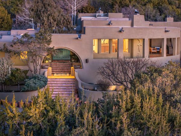 1301 Hummingbird Court, Santa Fe, NM 87501
