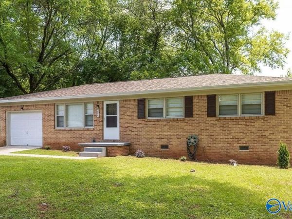 3512 Lois Lane NW, Huntsville, AL 35810