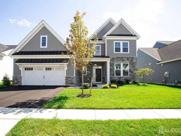 7 Cole Place, Cranbury, NJ 08512