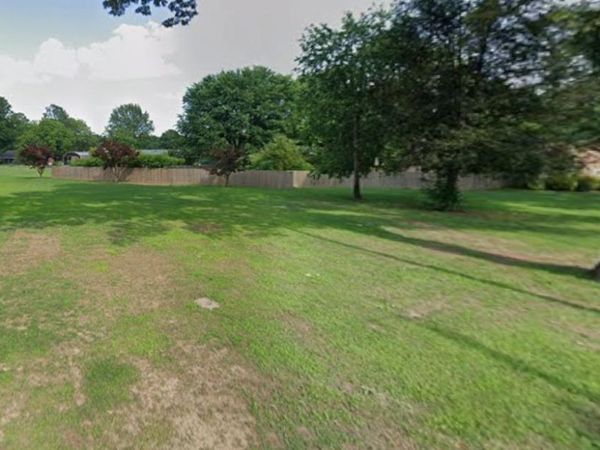 4076 OAK RD, Bartlett, TN 38135