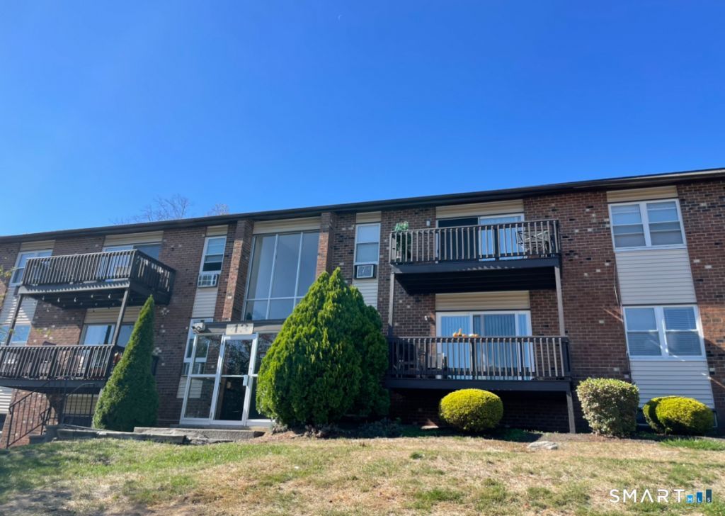 43 Balance Rock, Unit APT 1, Seymour, CT 06483 Main Photo