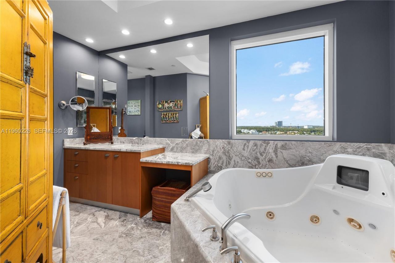 16047 Collins Ave, Unit 1001, Sunny Isles Beach, FL 33160 Photo