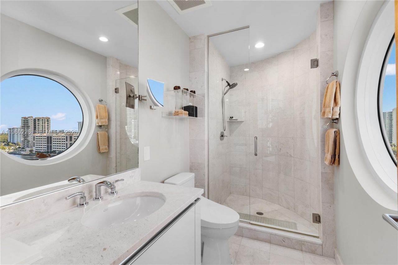 16047 Collins Ave, Unit 1001, Sunny Isles Beach, FL 33160 Photo