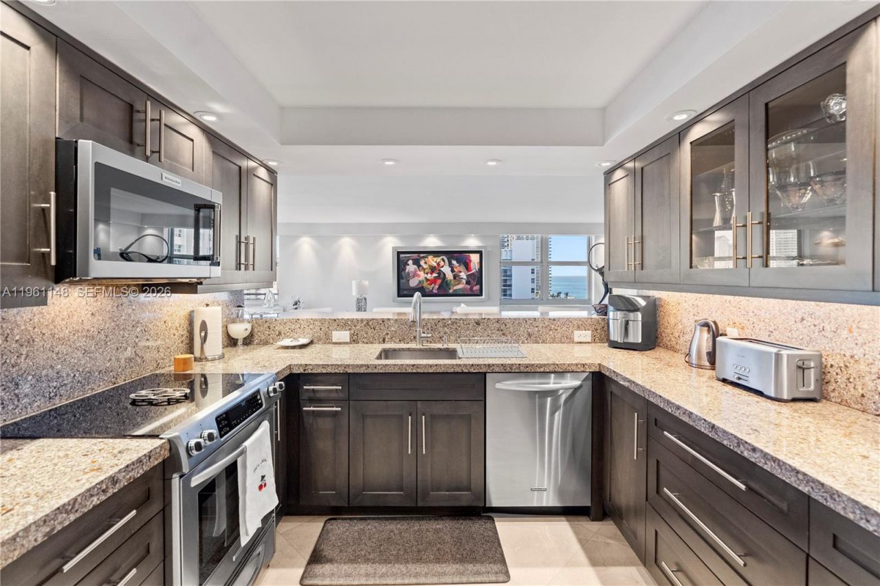 1920 S Ocean Dr, Unit 17D, Hallandale Beach, FL 33009 Photo