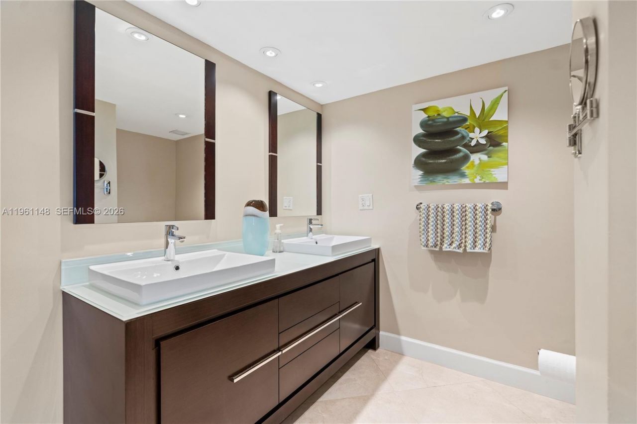 1920 S Ocean Dr, Unit 17D, Hallandale Beach, FL 33009 Photo