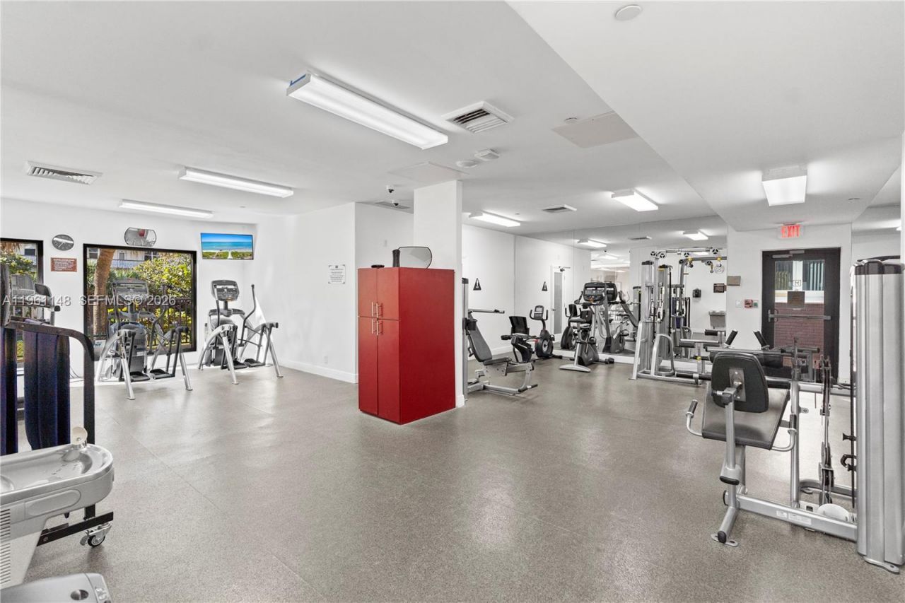 1920 S Ocean Dr, Unit 17D, Hallandale Beach, FL 33009 Photo