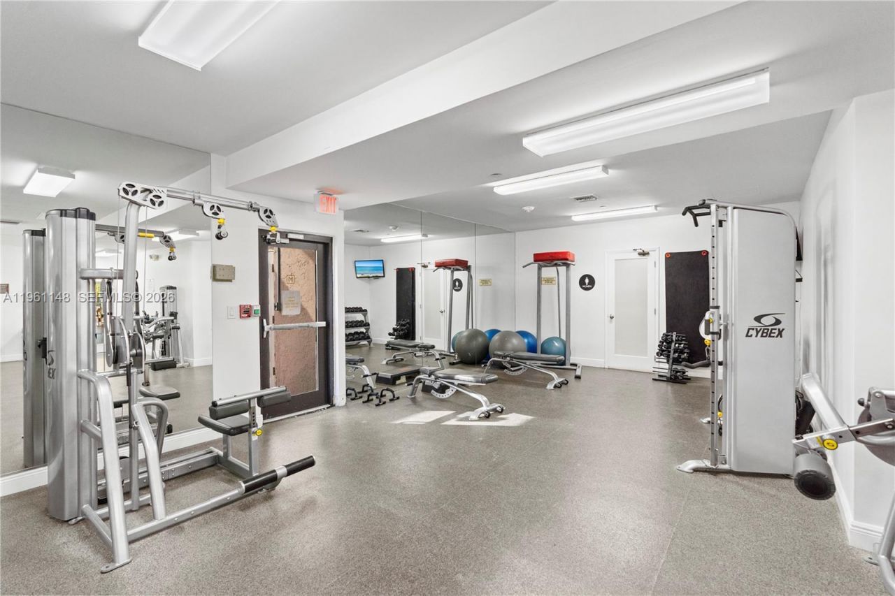 1920 S Ocean Dr, Unit 17D, Hallandale Beach, FL 33009 Photo