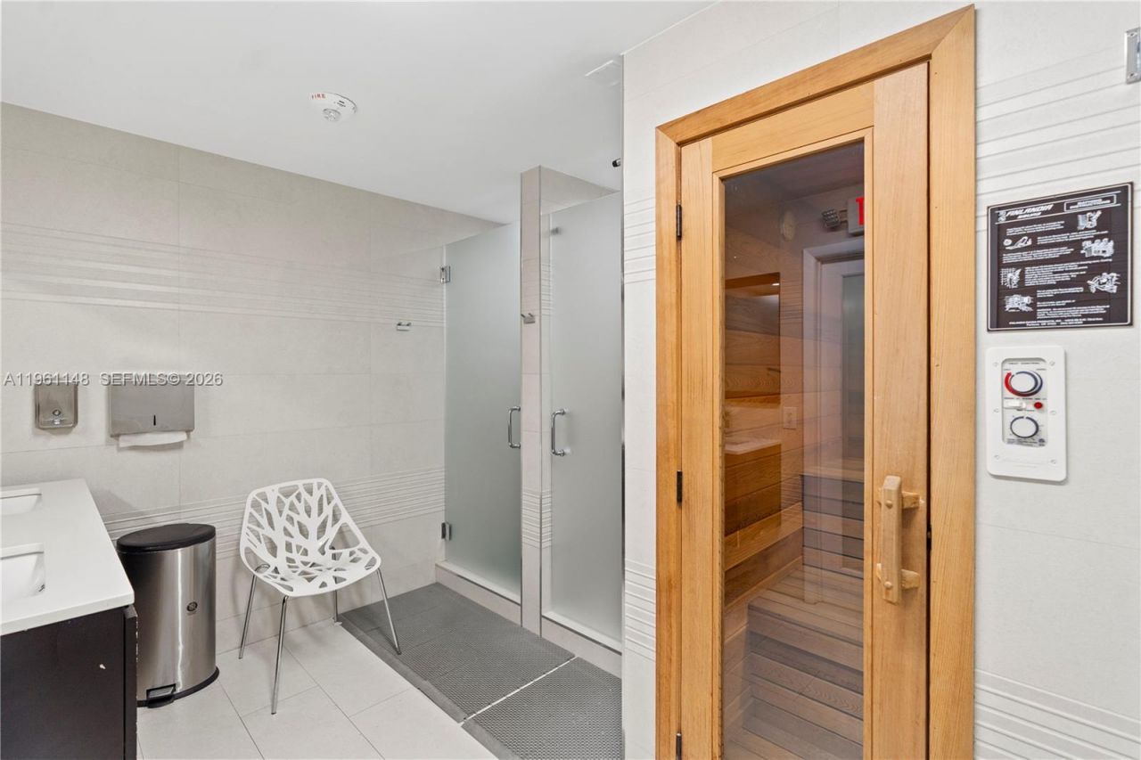 1920 S Ocean Dr, Unit 17D, Hallandale Beach, FL 33009 Photo