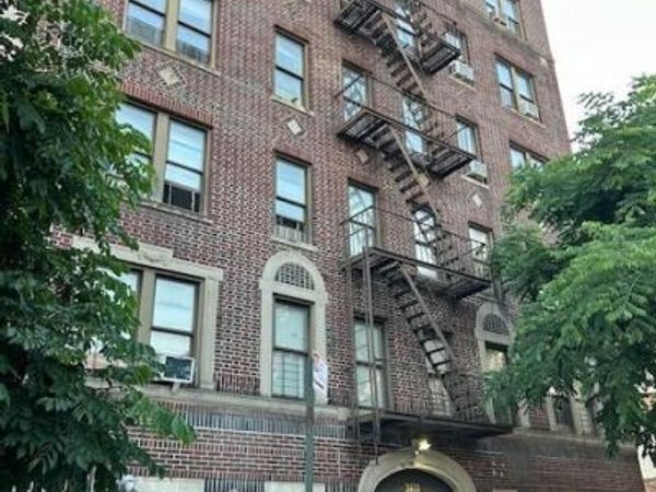 2431 Crotona Avenue , Bronx, NY 10458