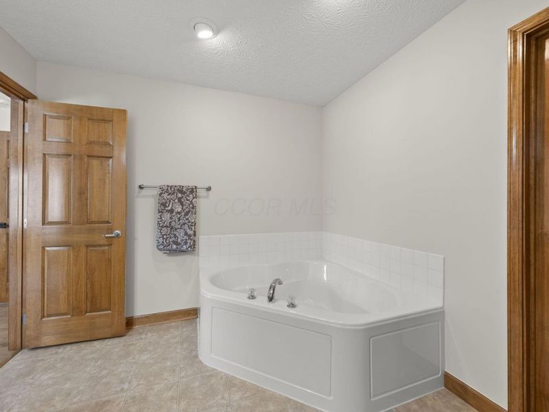 6206 Feder Road, Columbus, OH 43228 Photo 35