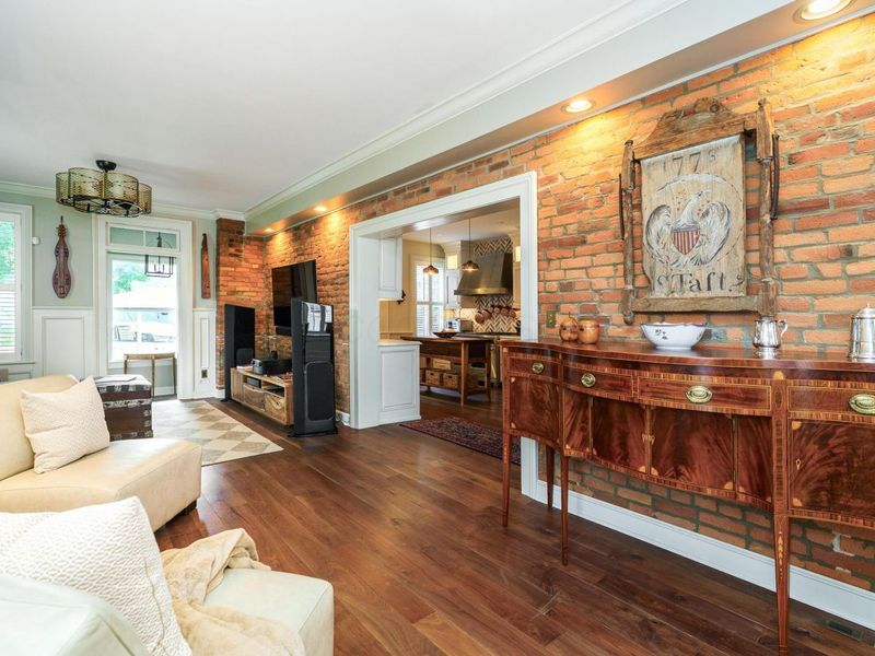 33 E Frankfort Street , Columbus, OH 43206 Photo 16