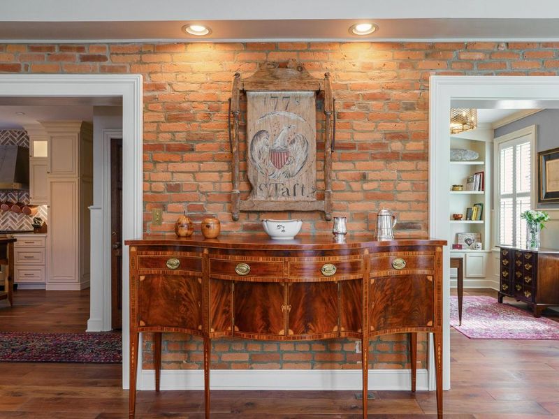 33 E Frankfort Street , Columbus, OH 43206 Photo 17