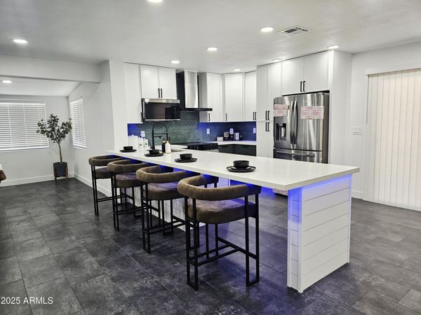 5040 N 69TH Drive, Glendale, AZ 85303