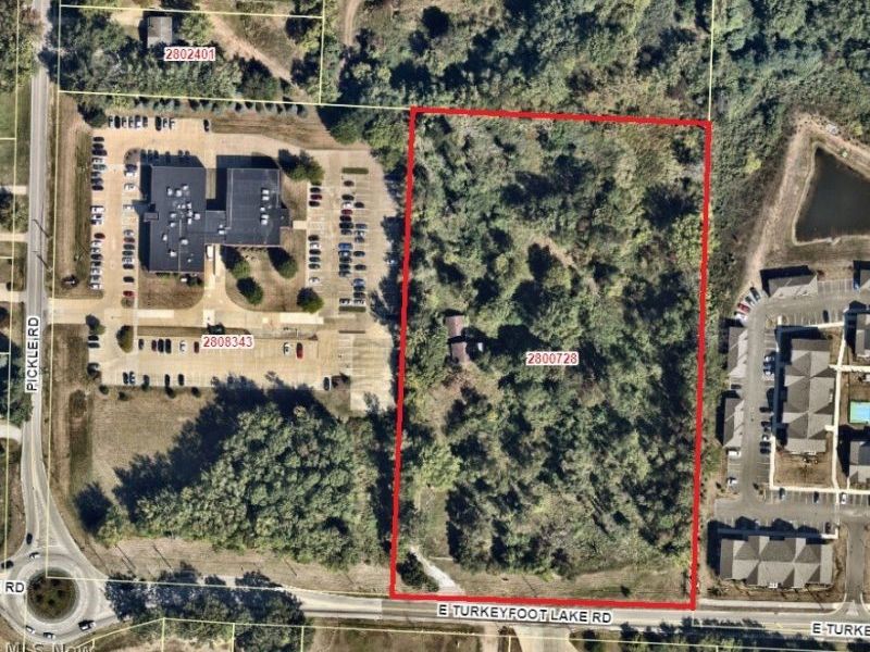 1441 E TURKEYFOOT LAKE Road, Akron, OH 44312 Photo 1