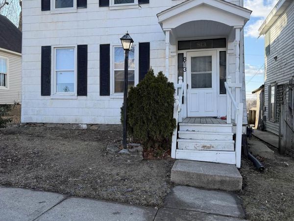 813 N 10th Street, Burlington, IA 52601