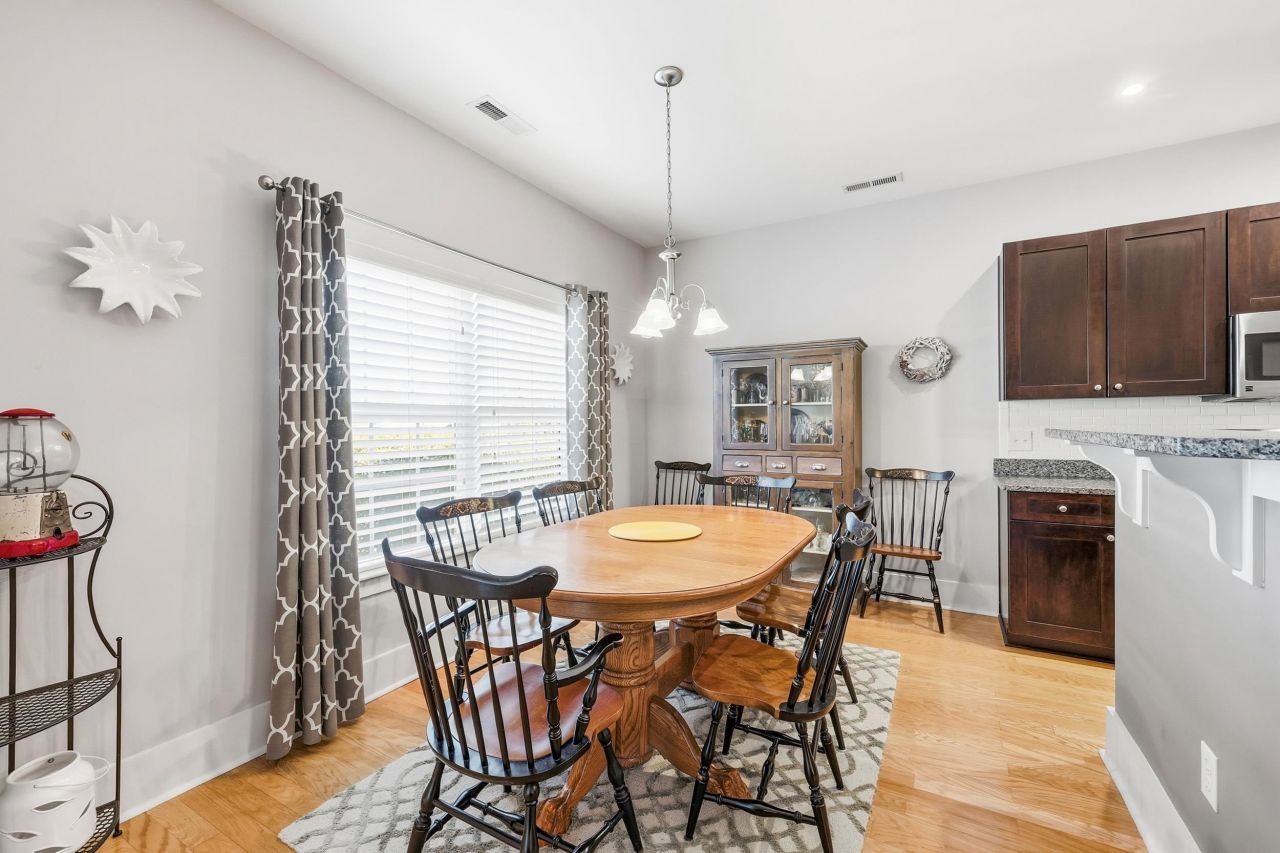 281 Outboard Dr. Photo 10