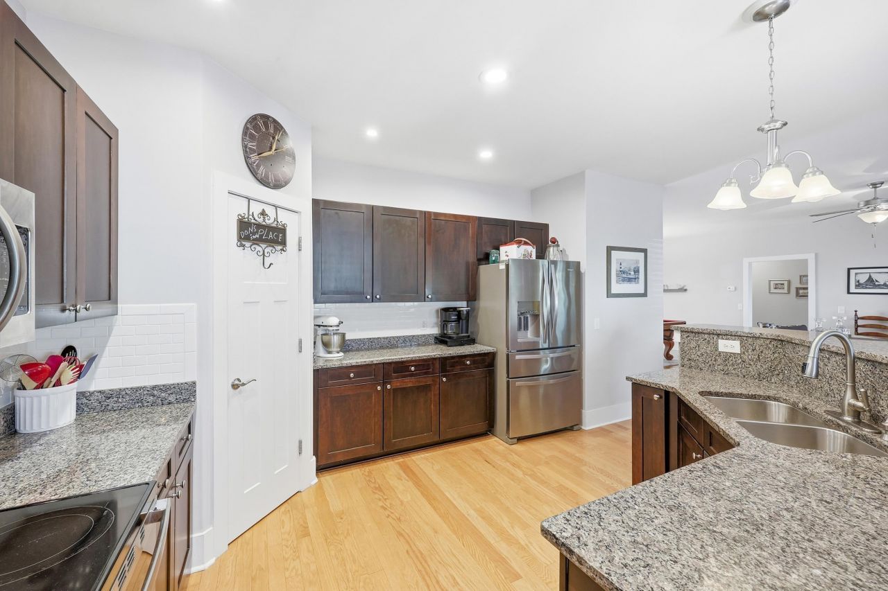 281 Outboard Dr. Photo 9