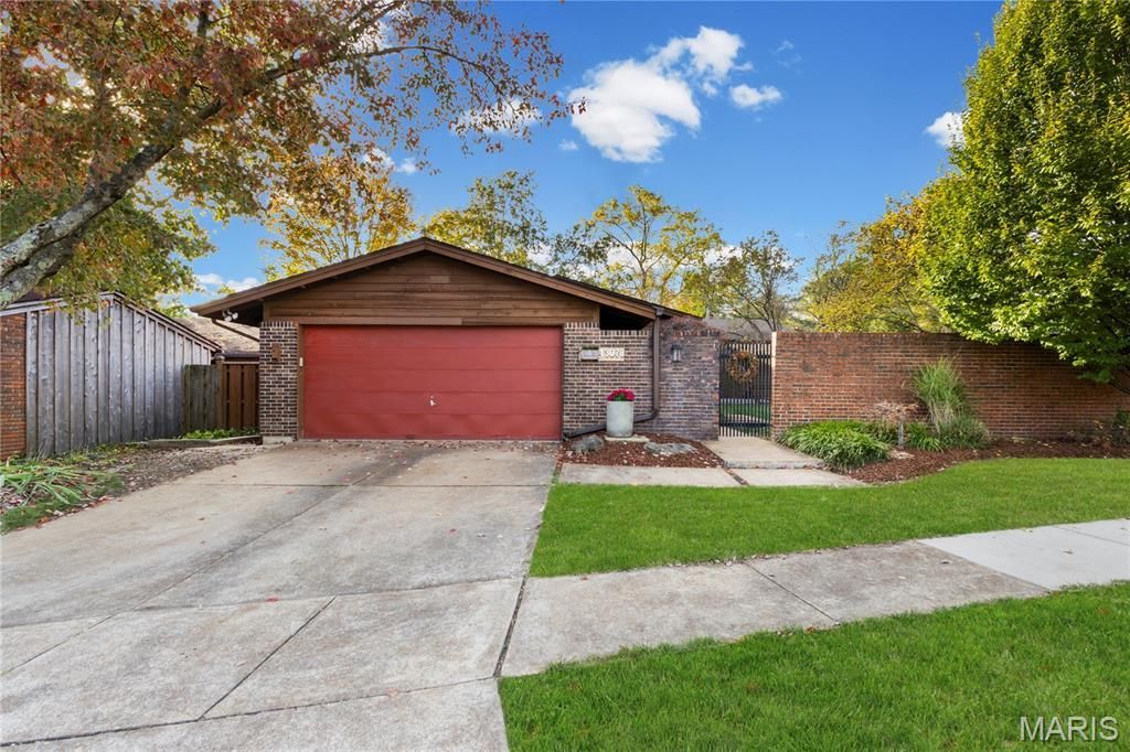 13078 Ferntrails Lane, Creve Coeur, MO 63141 Main Photo